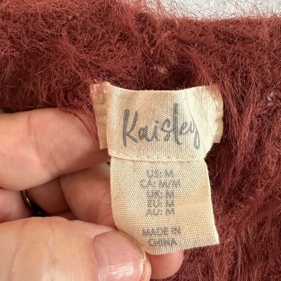 Kaisley Sweater Fluffy Furry V Neck Asymmetrical Hem - Picture 8 of 12